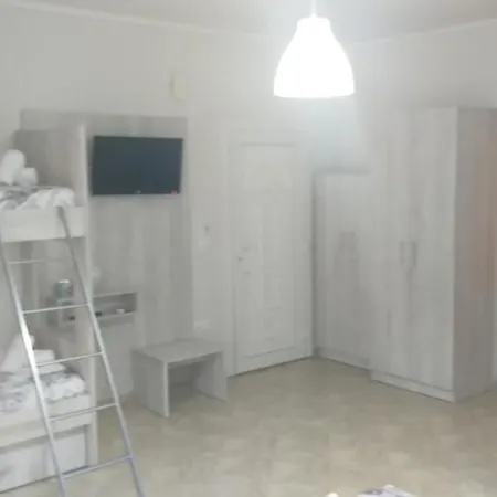 Studio Garden Apartment